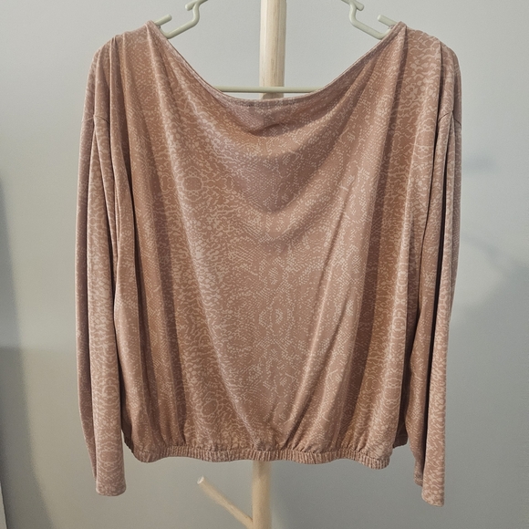 Express Tan Long Sleeve Top - Picture 2 of 4